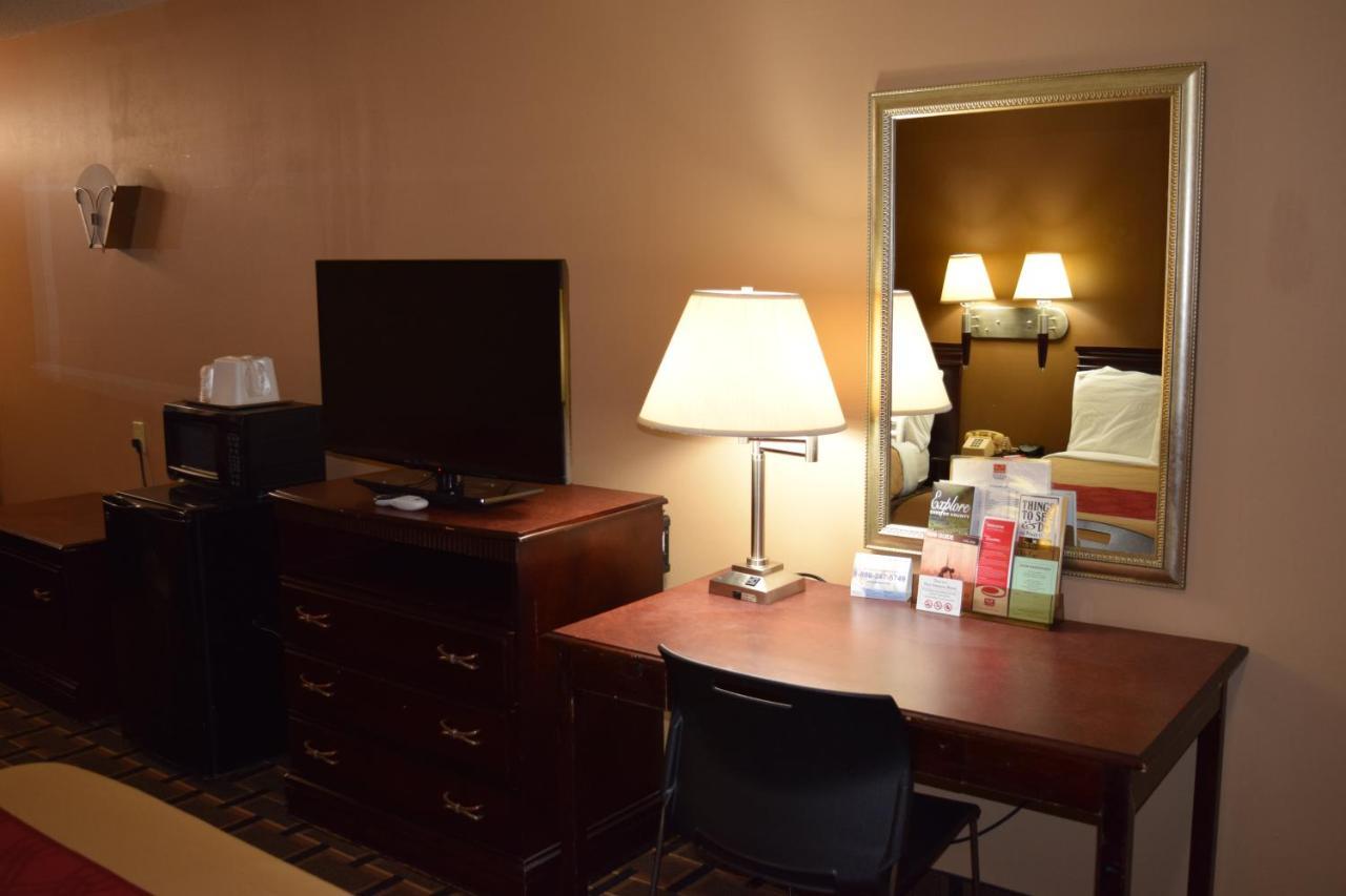 Econo Lodge Richburg Екстериор снимка