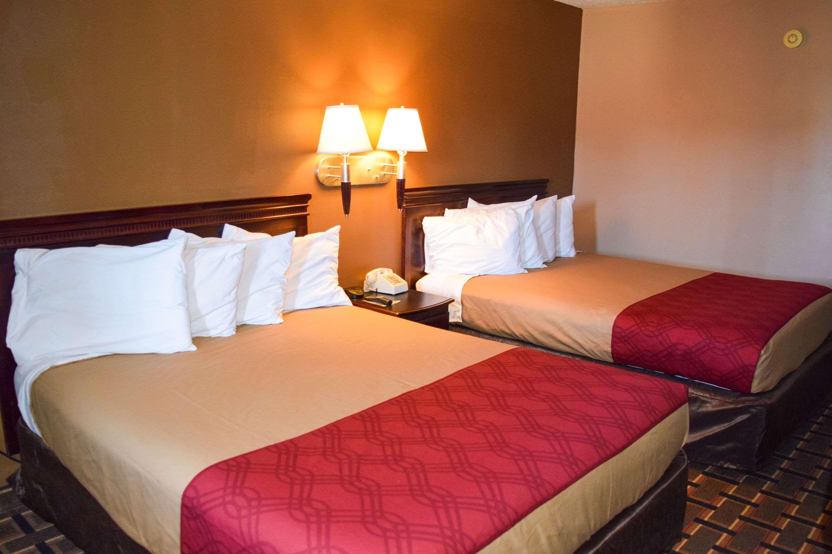 Econo Lodge Richburg Екстериор снимка